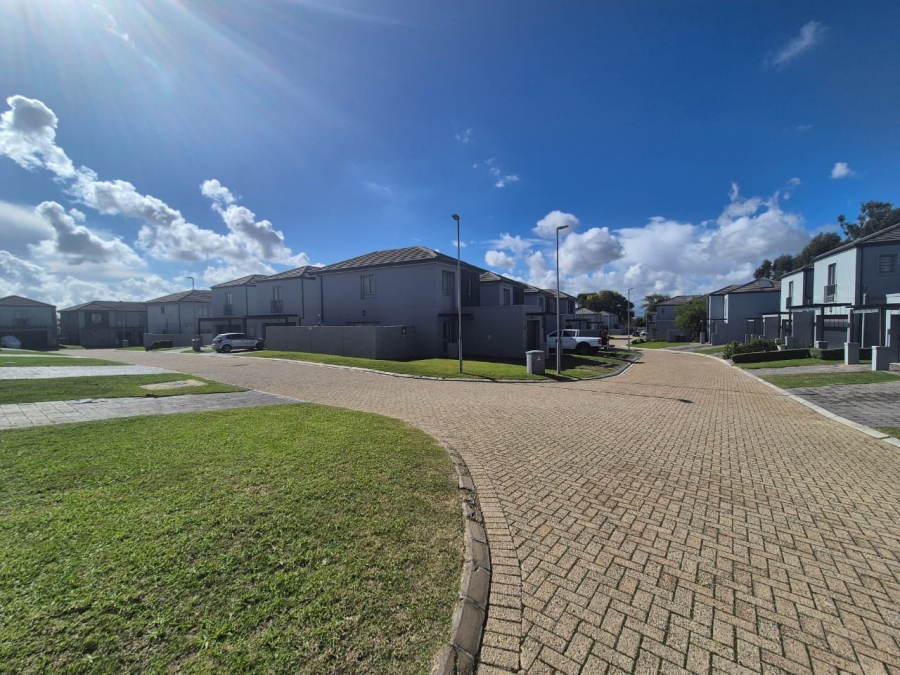 To Let 3 Bedroom Property for Rent in Langeberg Heights Western Cape